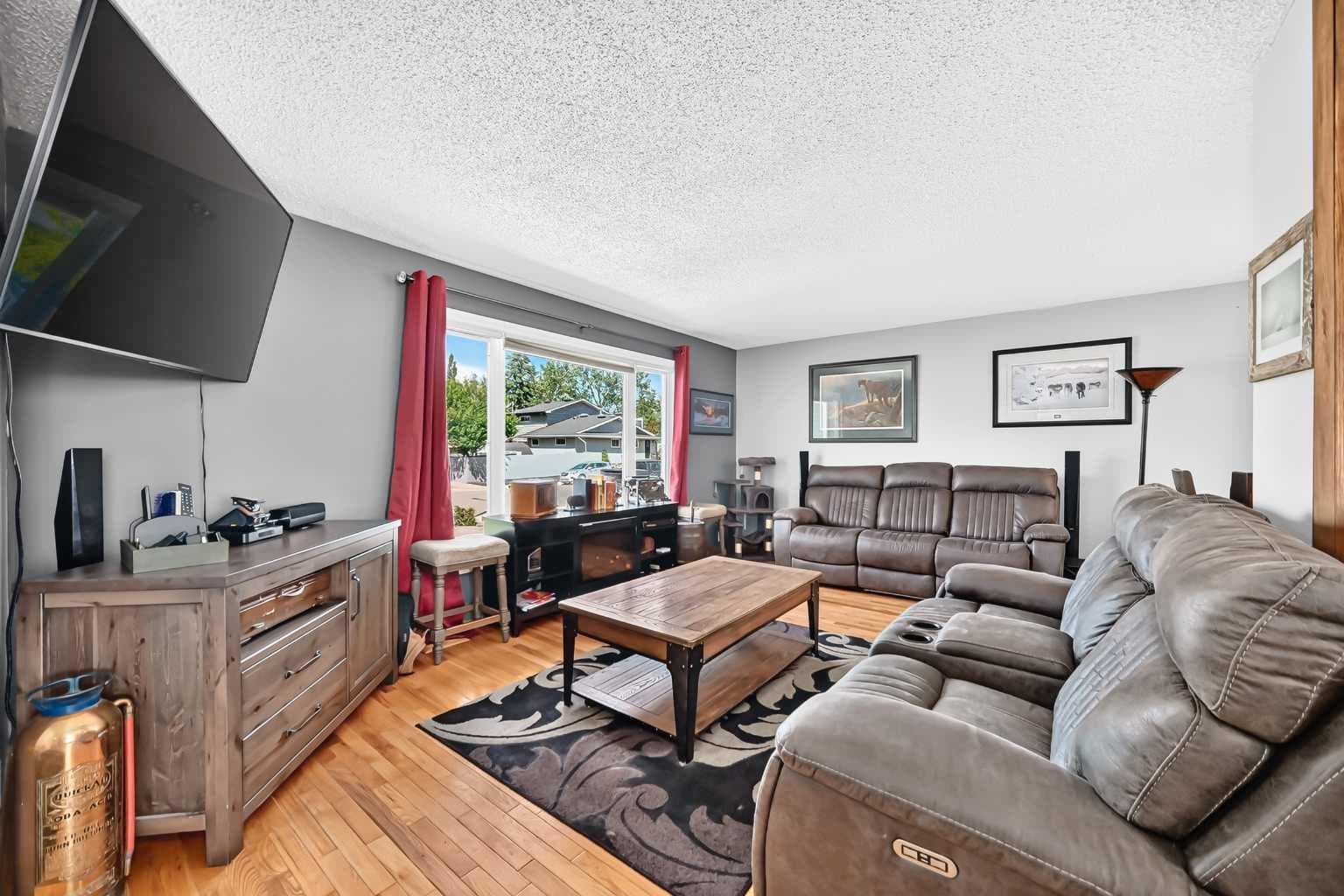 325 Flett Drive NE