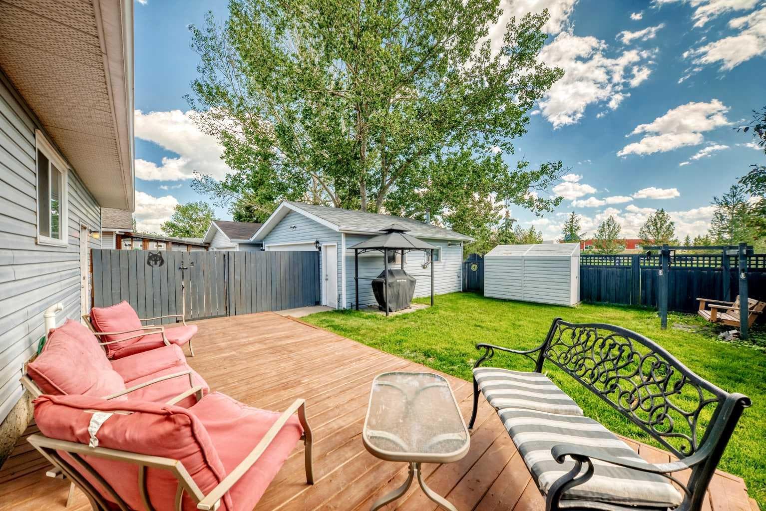 325 Flett Drive NE