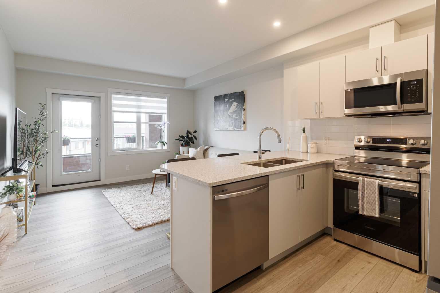 1416, 81 Arbour Lake View NW