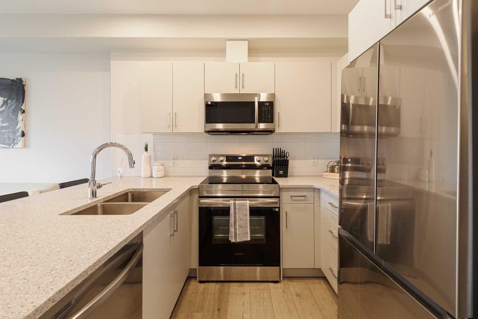 1416, 81 Arbour Lake View NW
