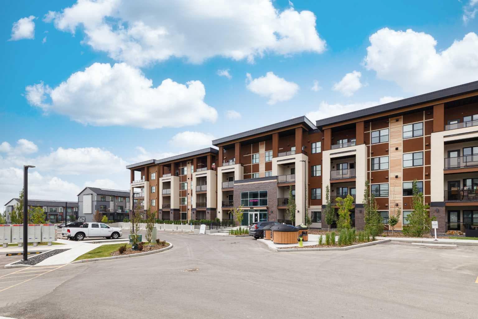 1416, 81 Arbour Lake View NW
