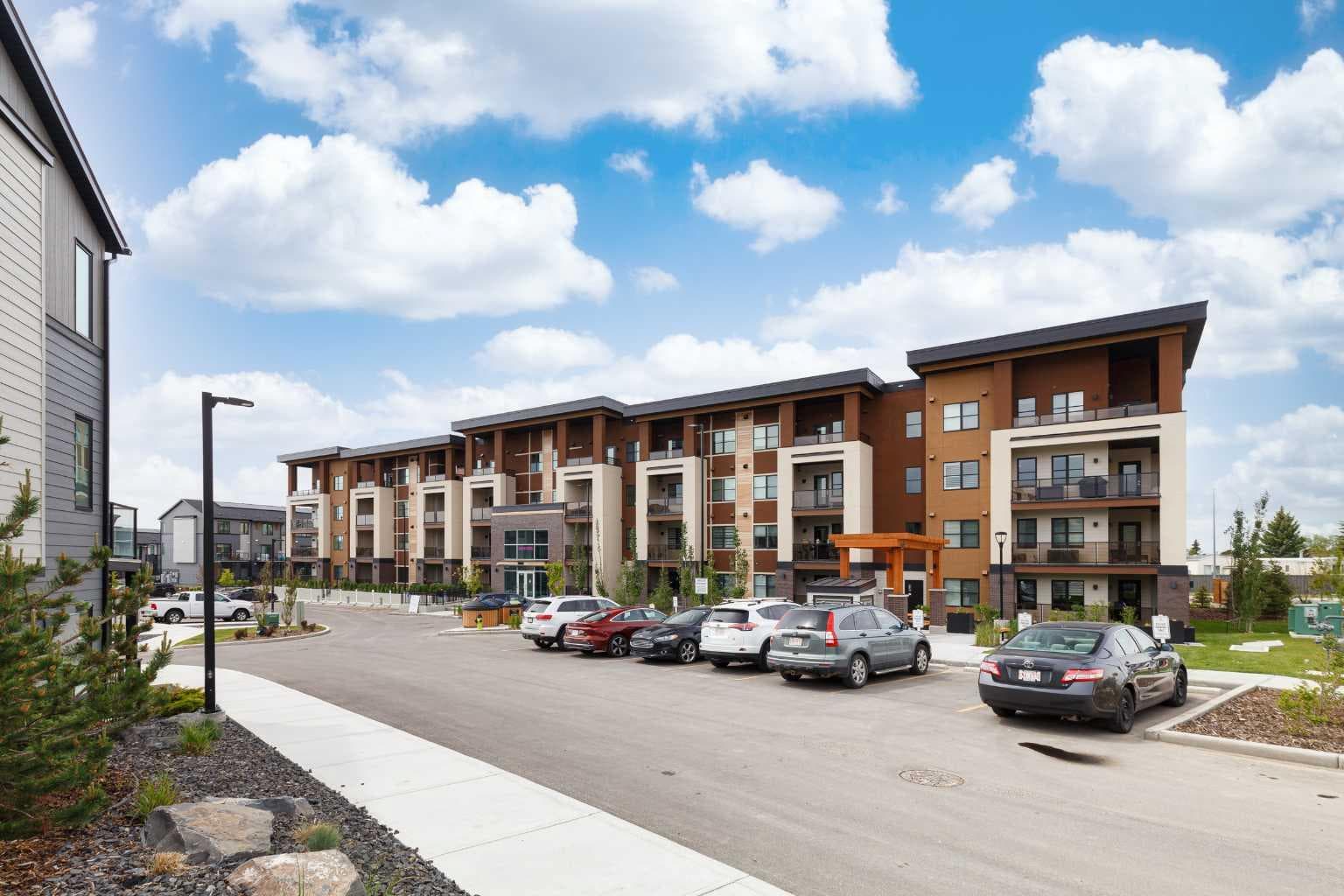1416, 81 Arbour Lake View NW