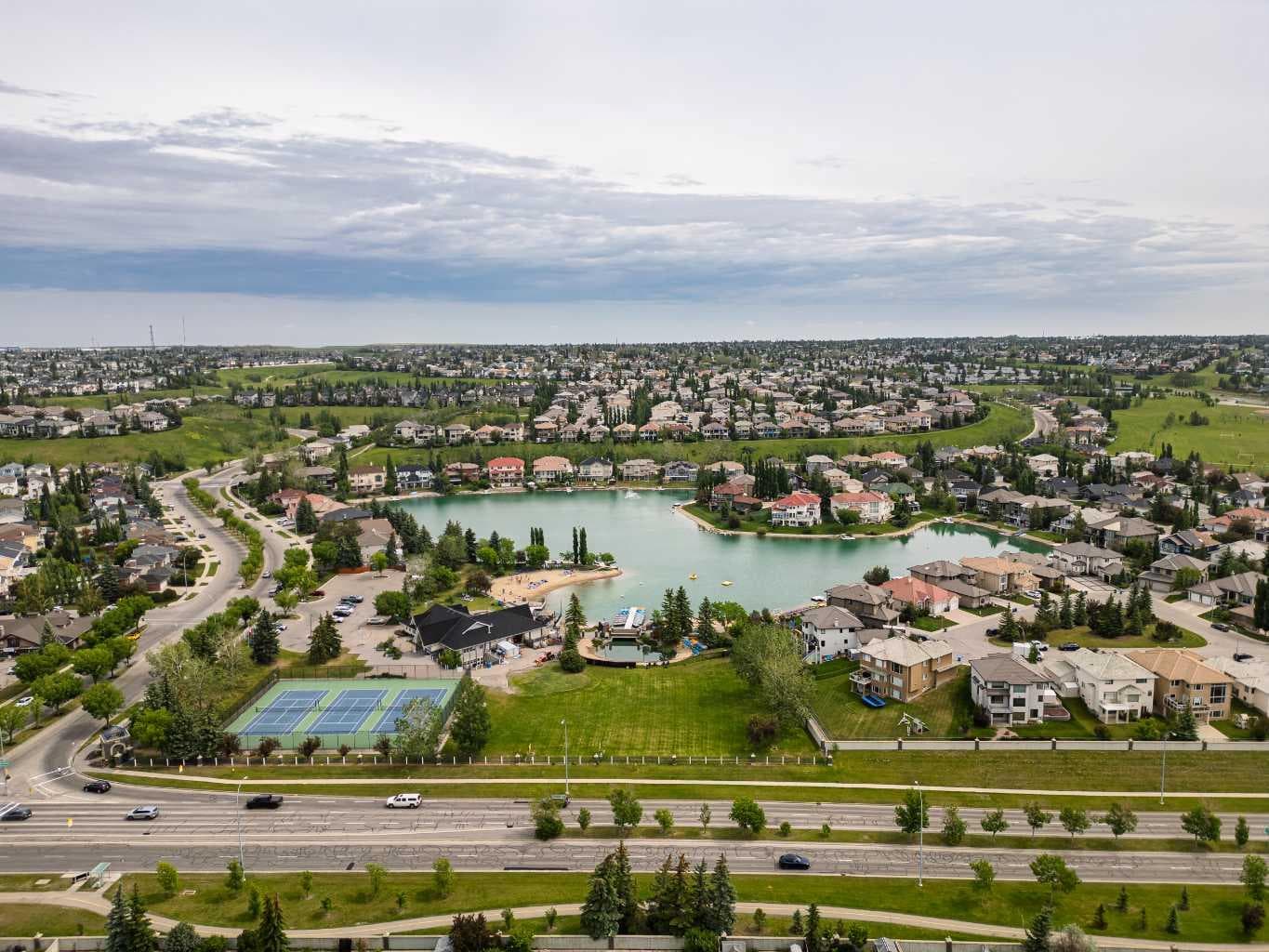1416, 81 Arbour Lake View NW