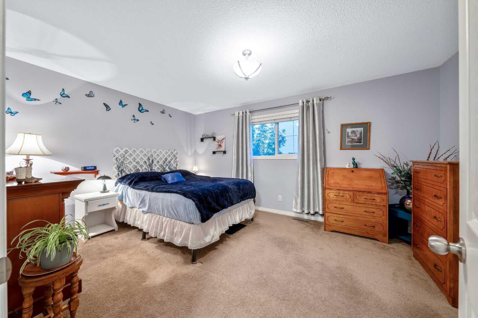 43 Arbours Circle NW