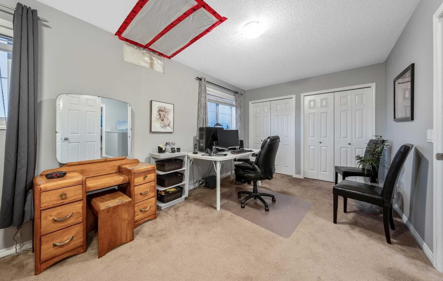 43 Arbours Circle NW