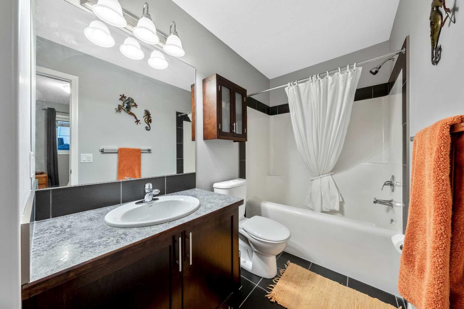 43 Arbours Circle NW