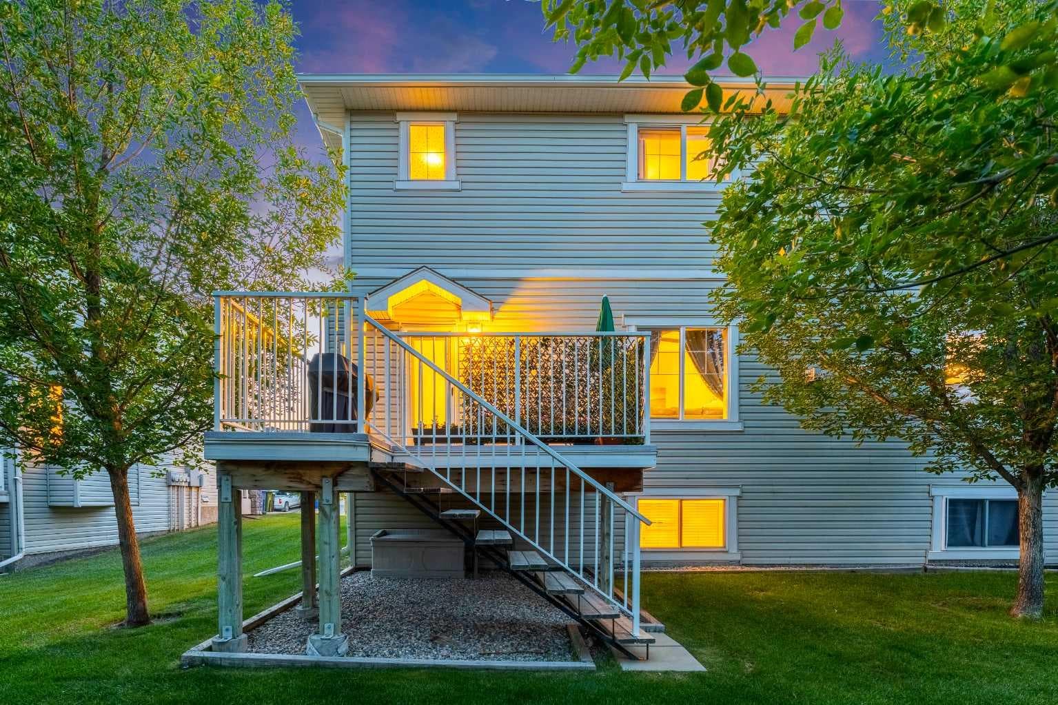 43 Arbours Circle NW