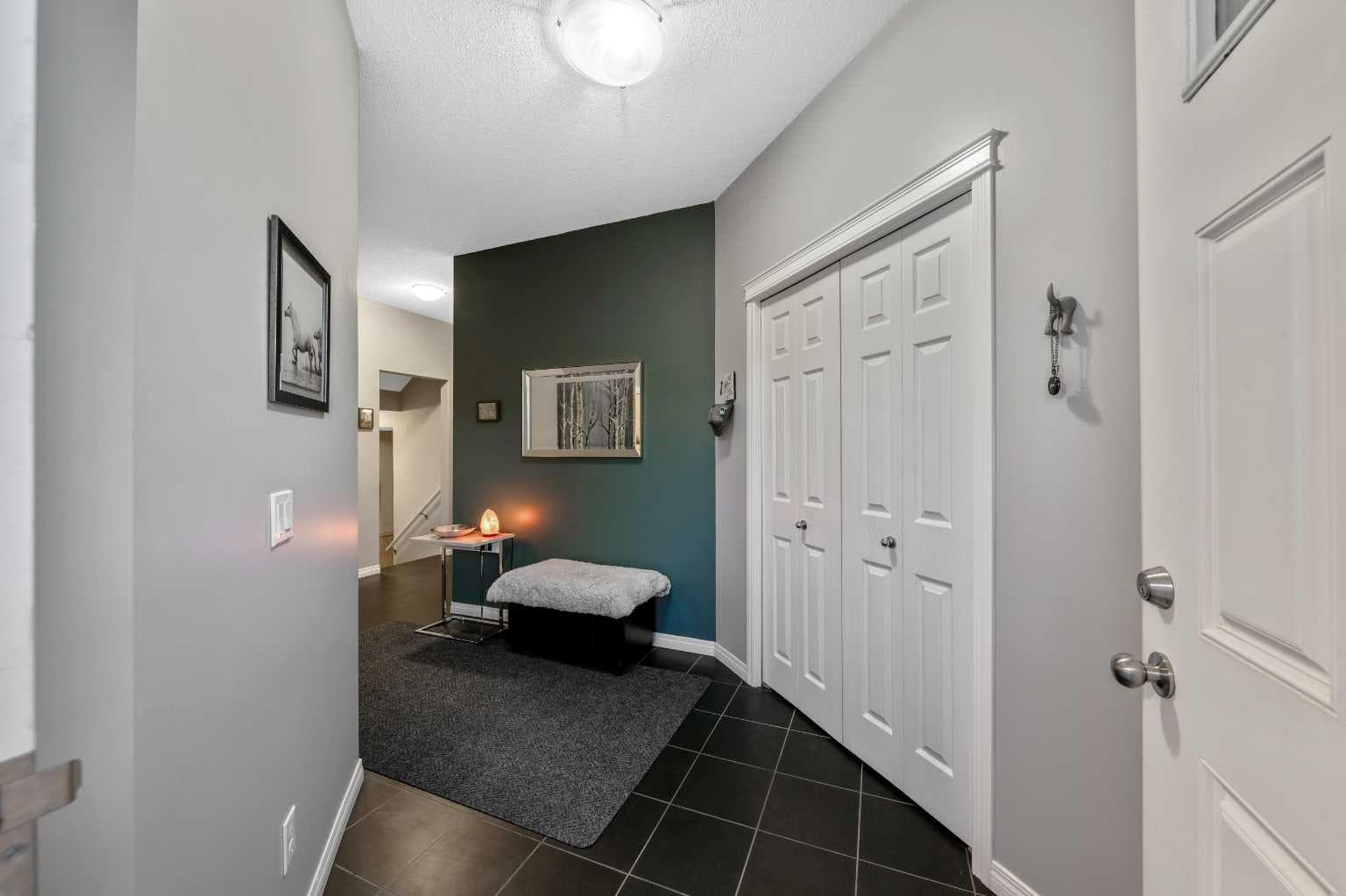 43 Arbours Circle NW