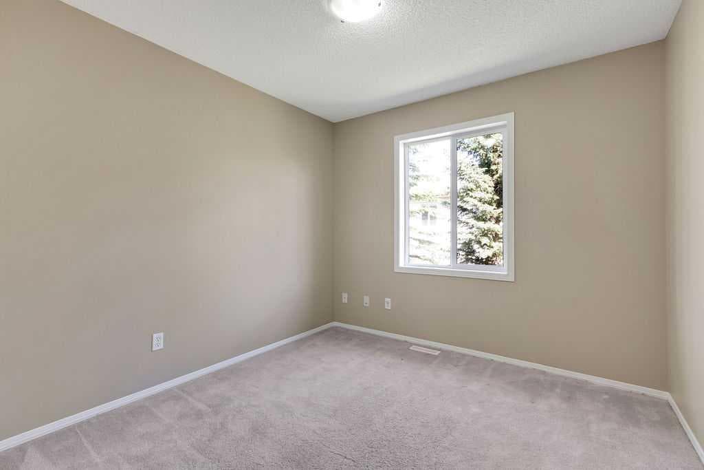 155 Citadel Meadow Gardens NW