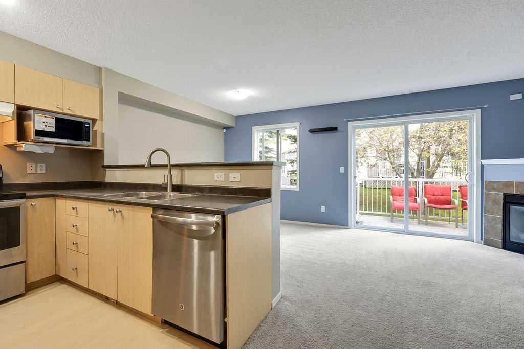 155 Citadel Meadow Gardens NW