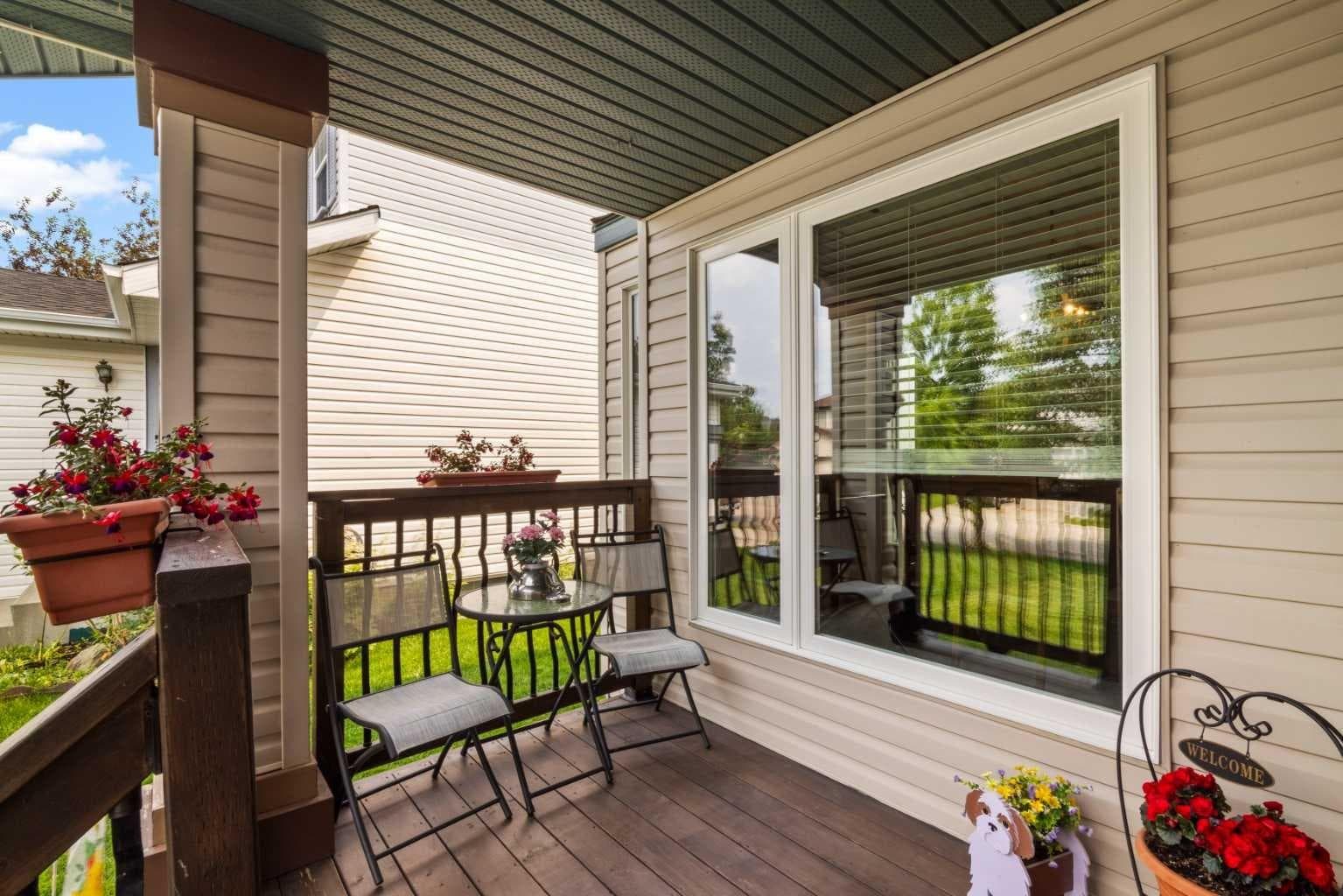 217 Douglas Glen Close SE