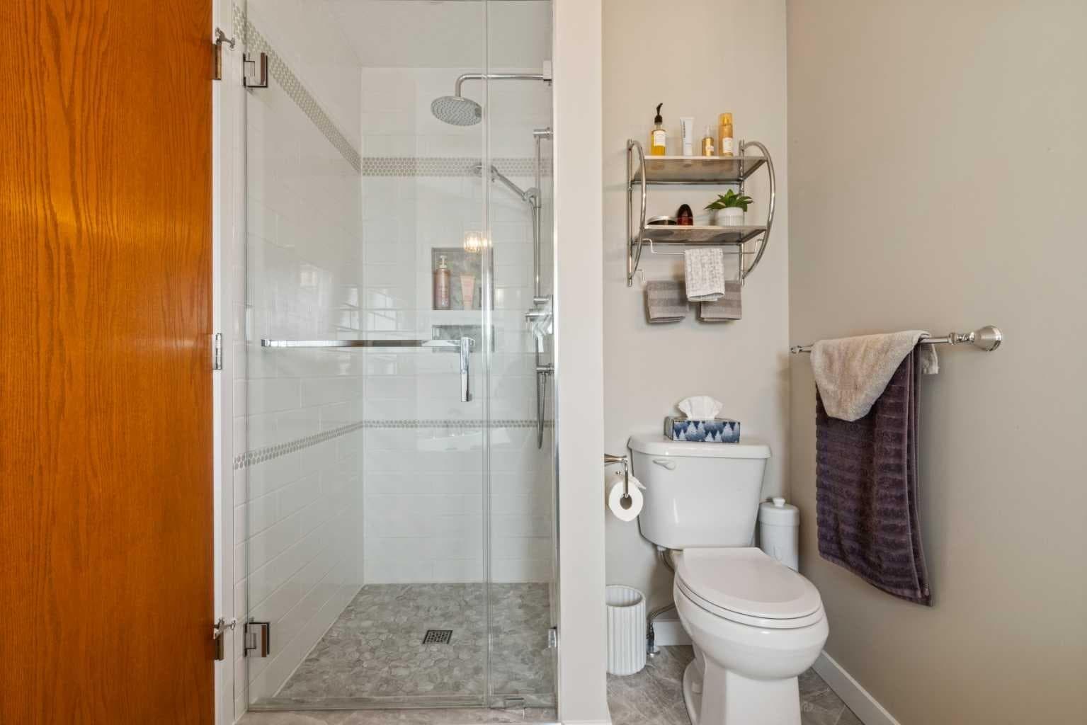 217 Douglas Glen Close SE