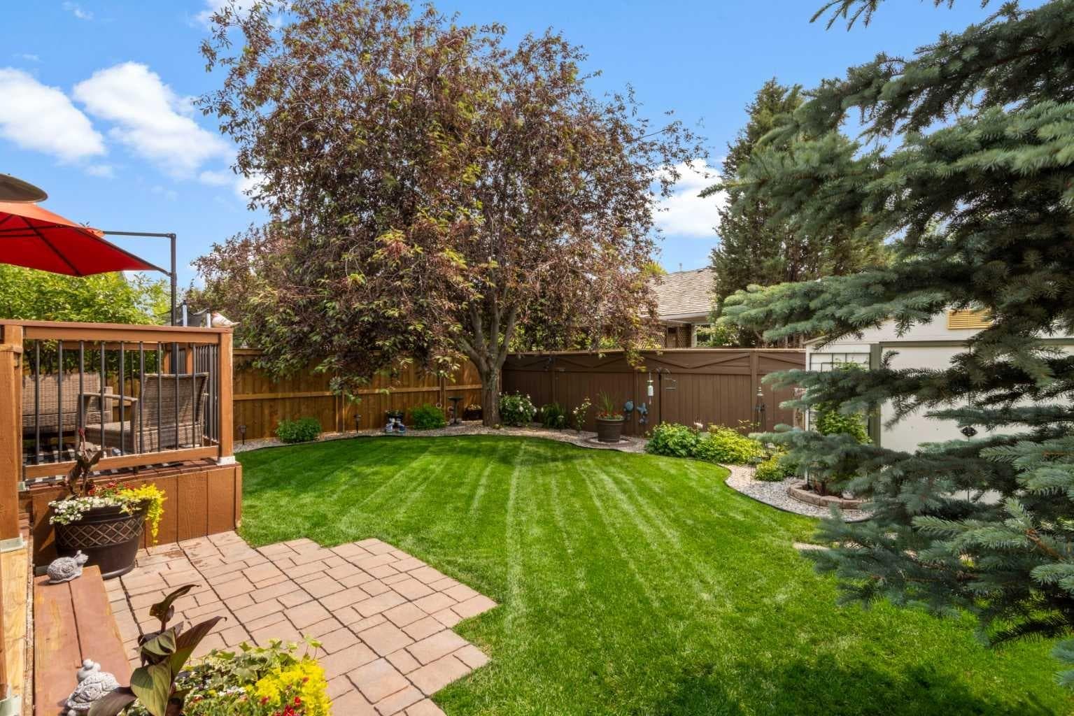 217 Douglas Glen Close SE
