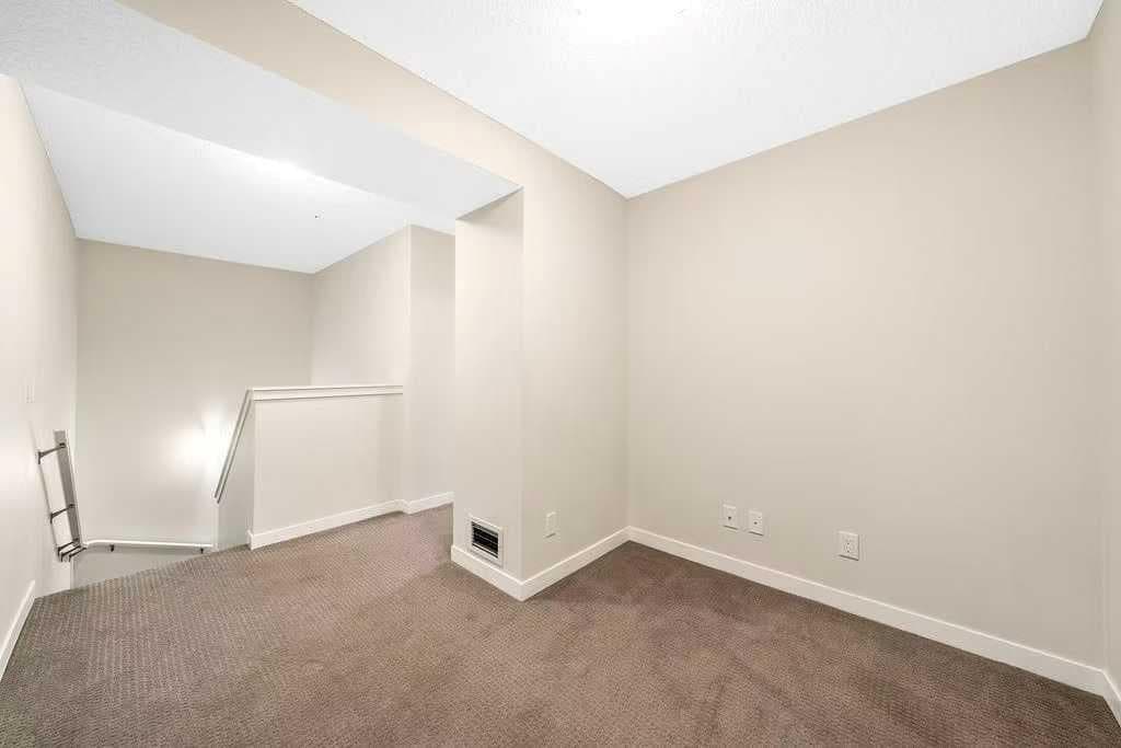 216, 10 Westpark Link SW