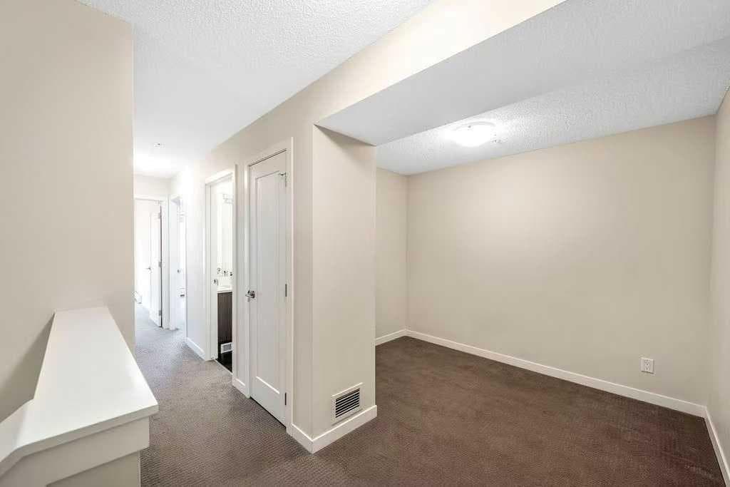 216, 10 Westpark Link SW
