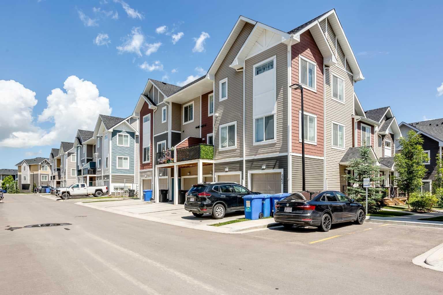 561 Canals Crossing SW