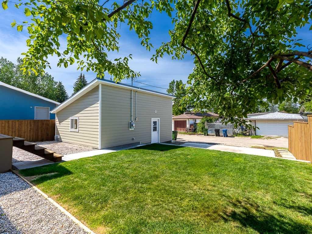 3520 Bulyea Crescent NW