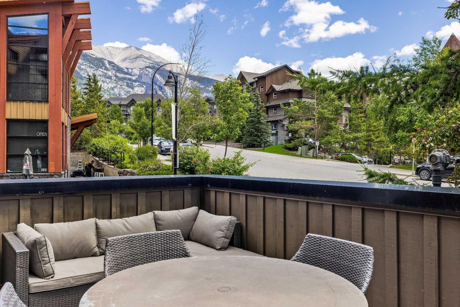 103, 191 Kananaskis Way 