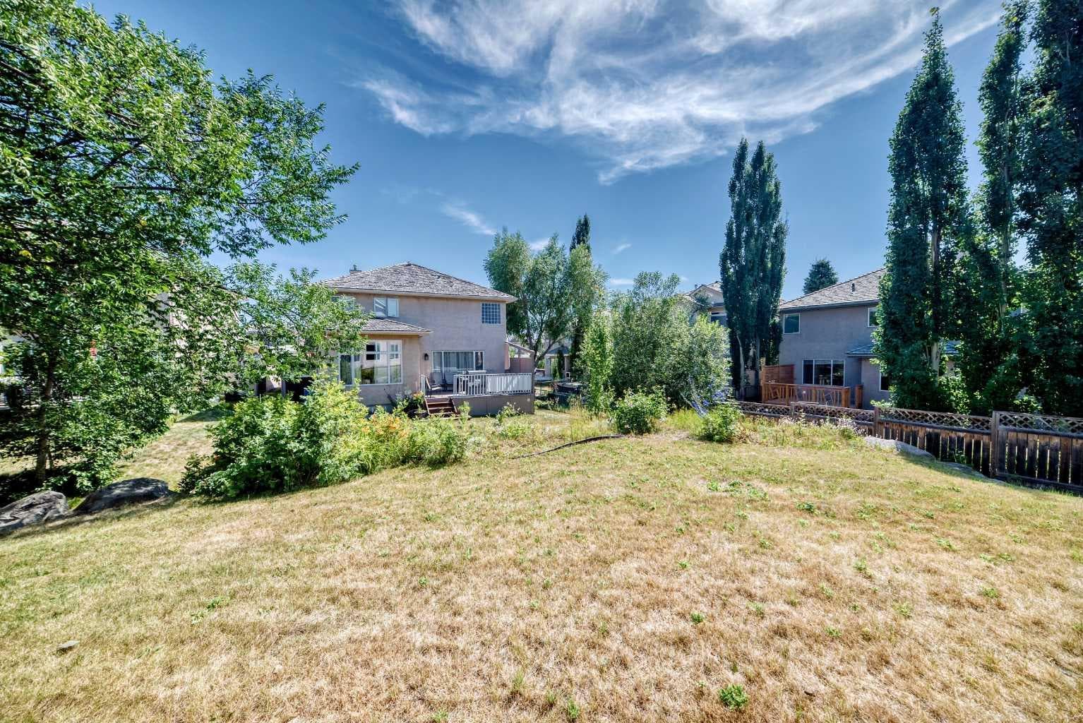 311 Royal Crest Bay NW