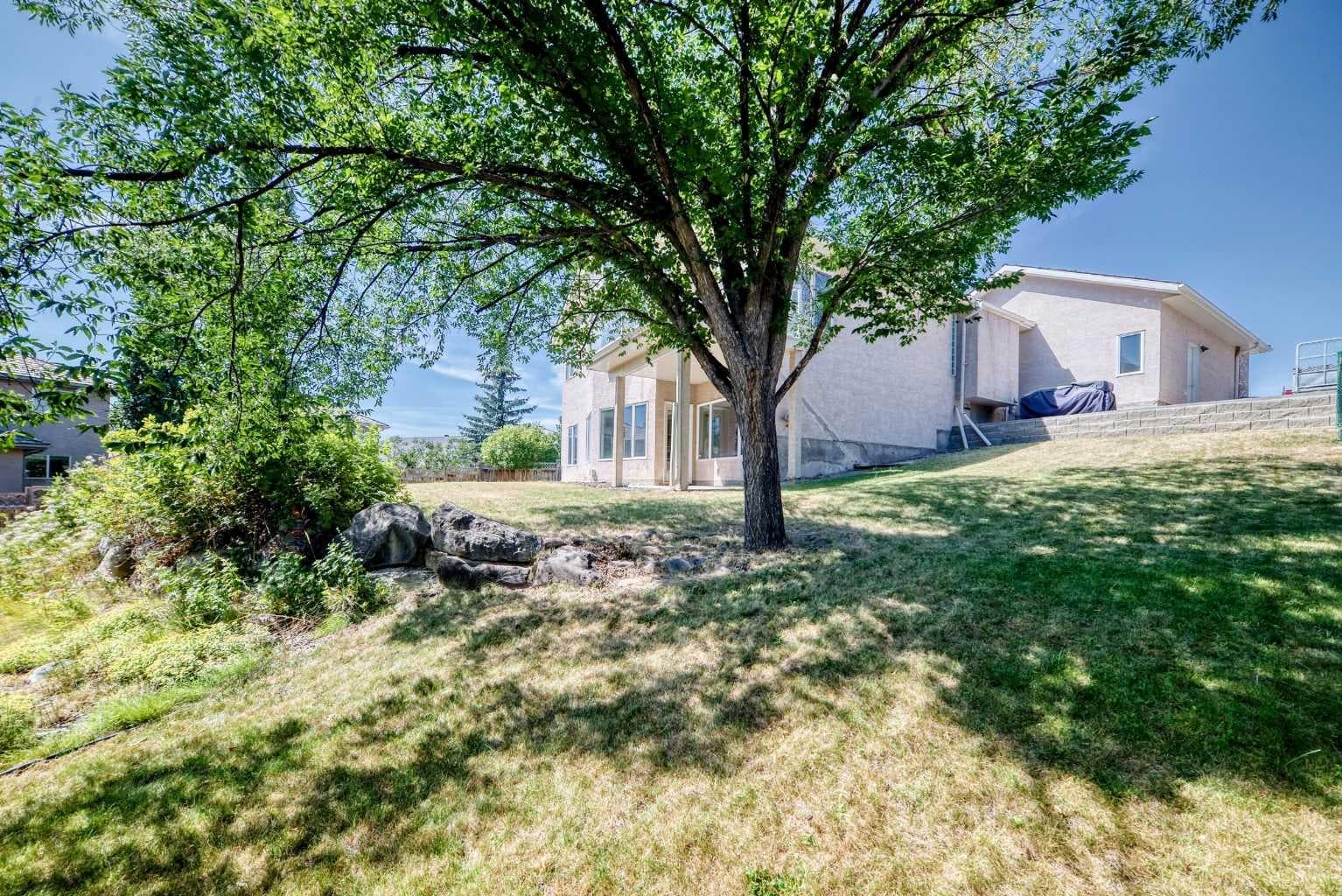311 Royal Crest Bay NW