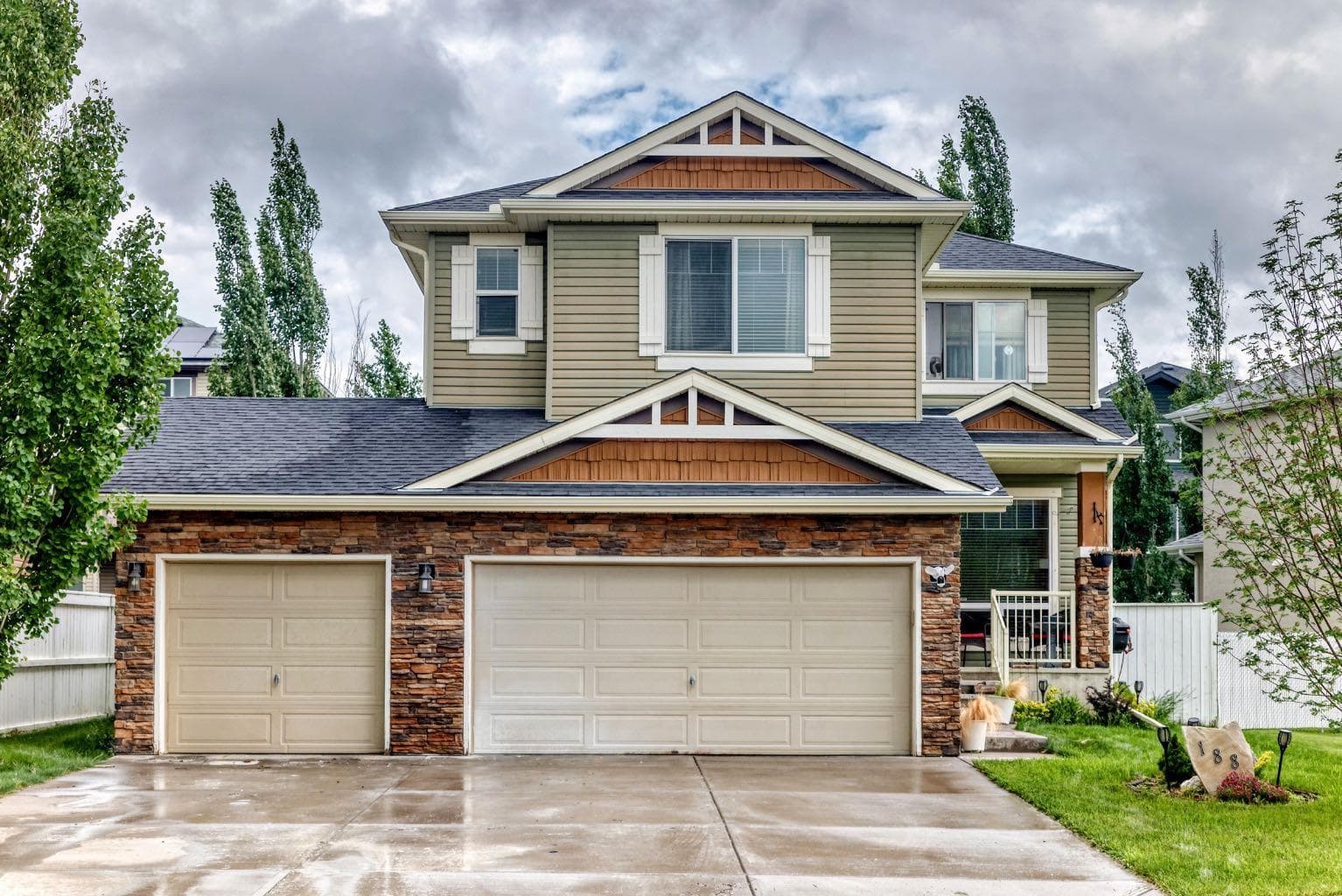 188 Magenta Crescent 