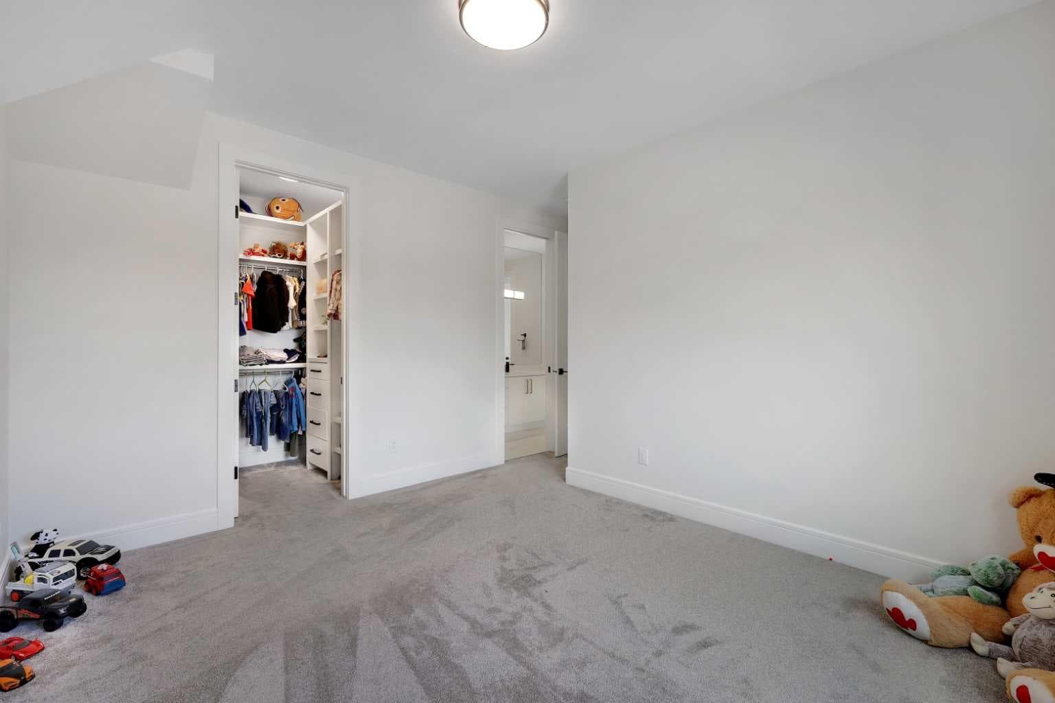 243 Coopers Cove SW