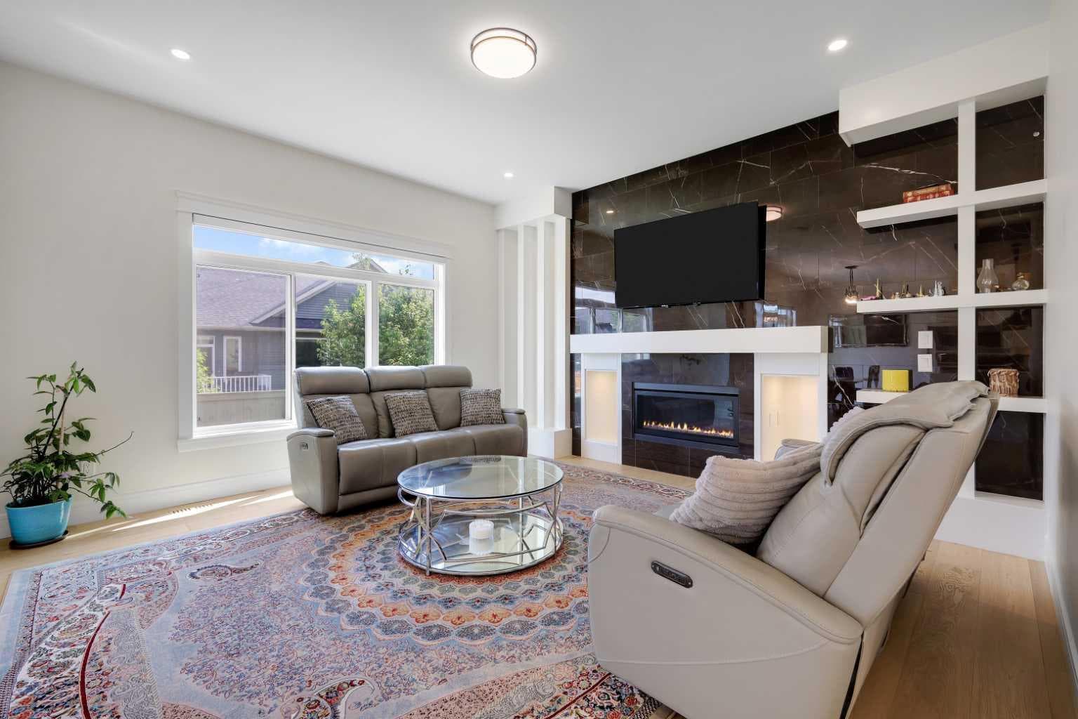243 Coopers Cove SW