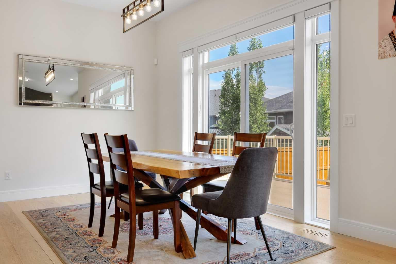 243 Coopers Cove SW
