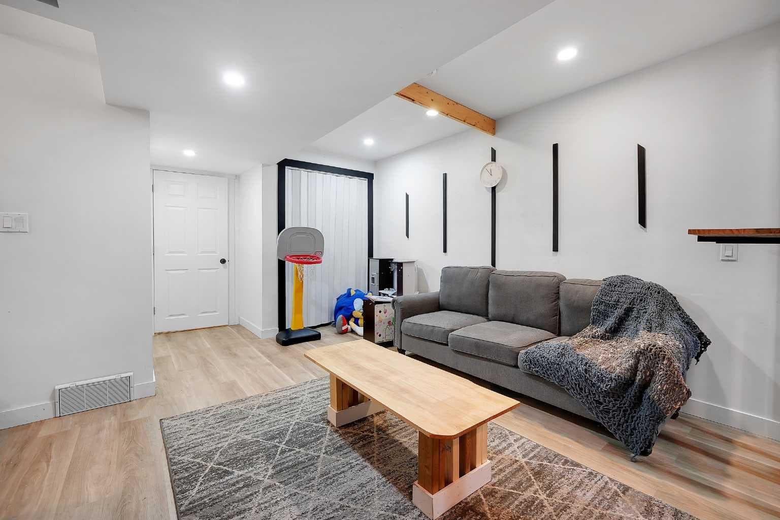 42 MIDTOWN Boulevard SW