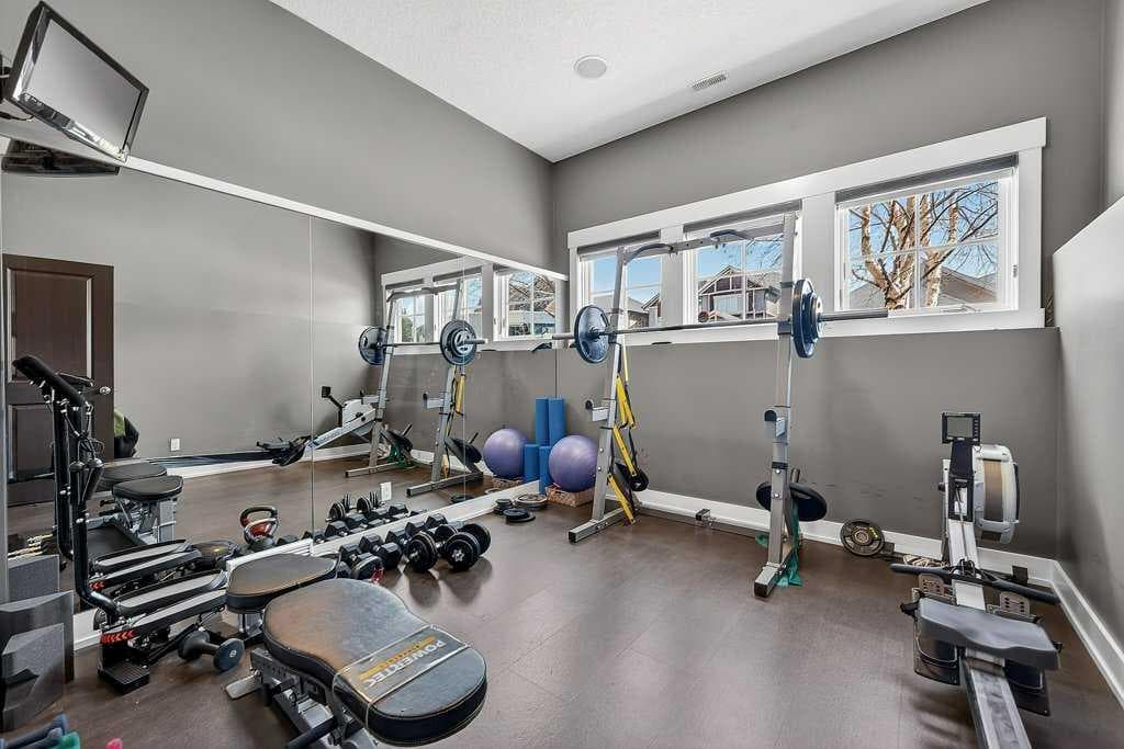 78 Aspen Cliff Close SW