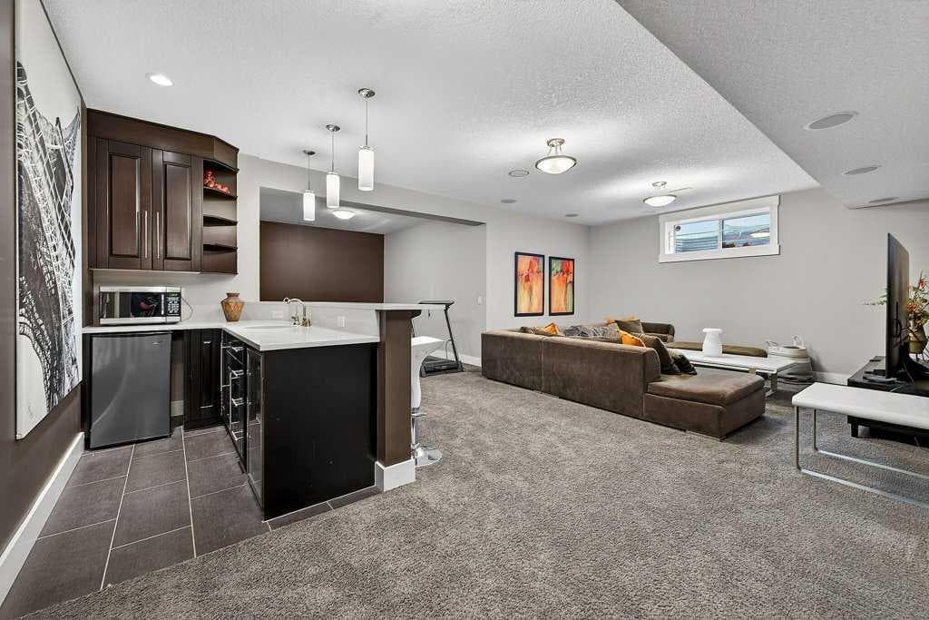 78 Aspen Cliff Close SW