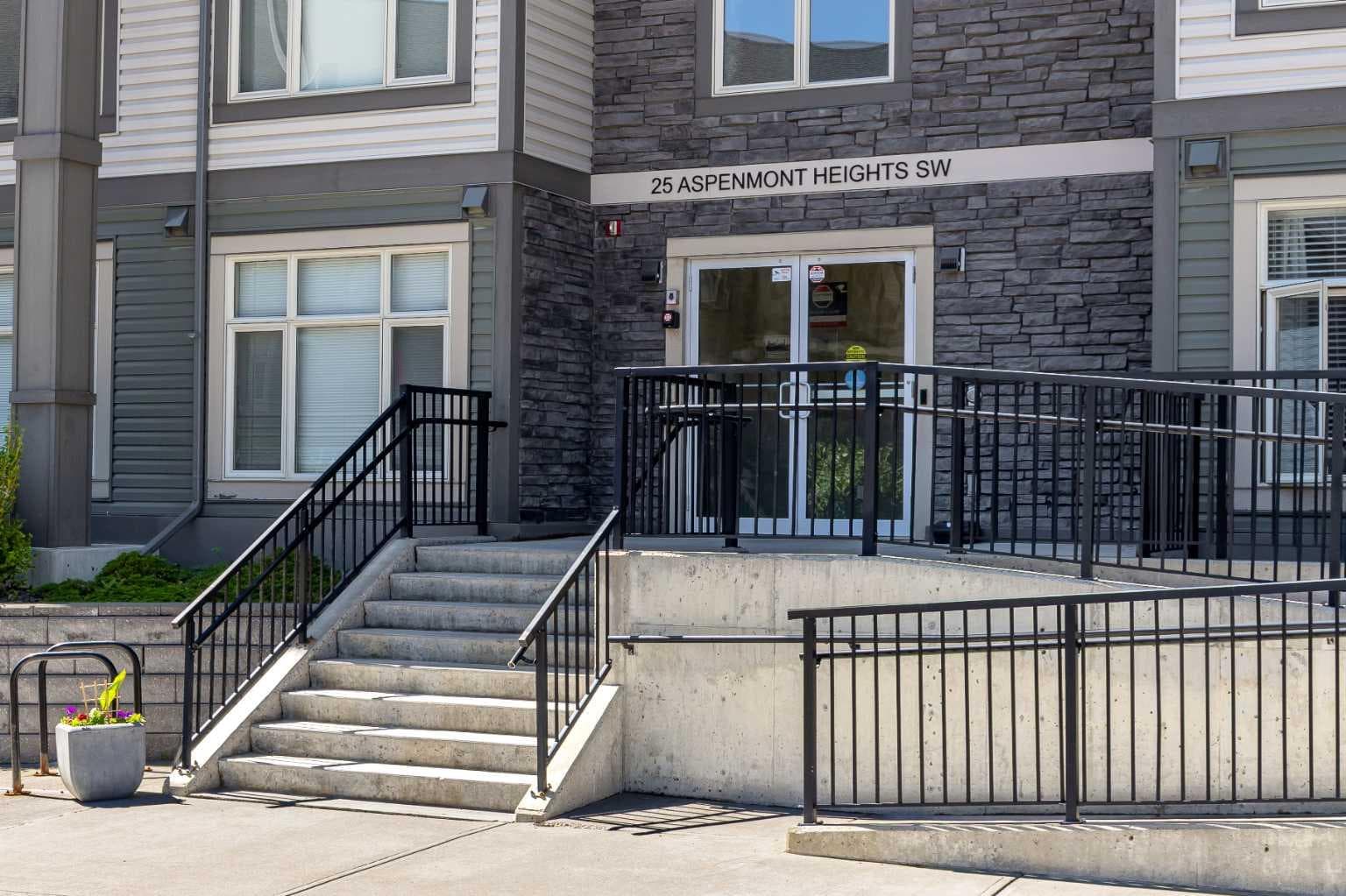 103, 25 Aspenmont Heights SW