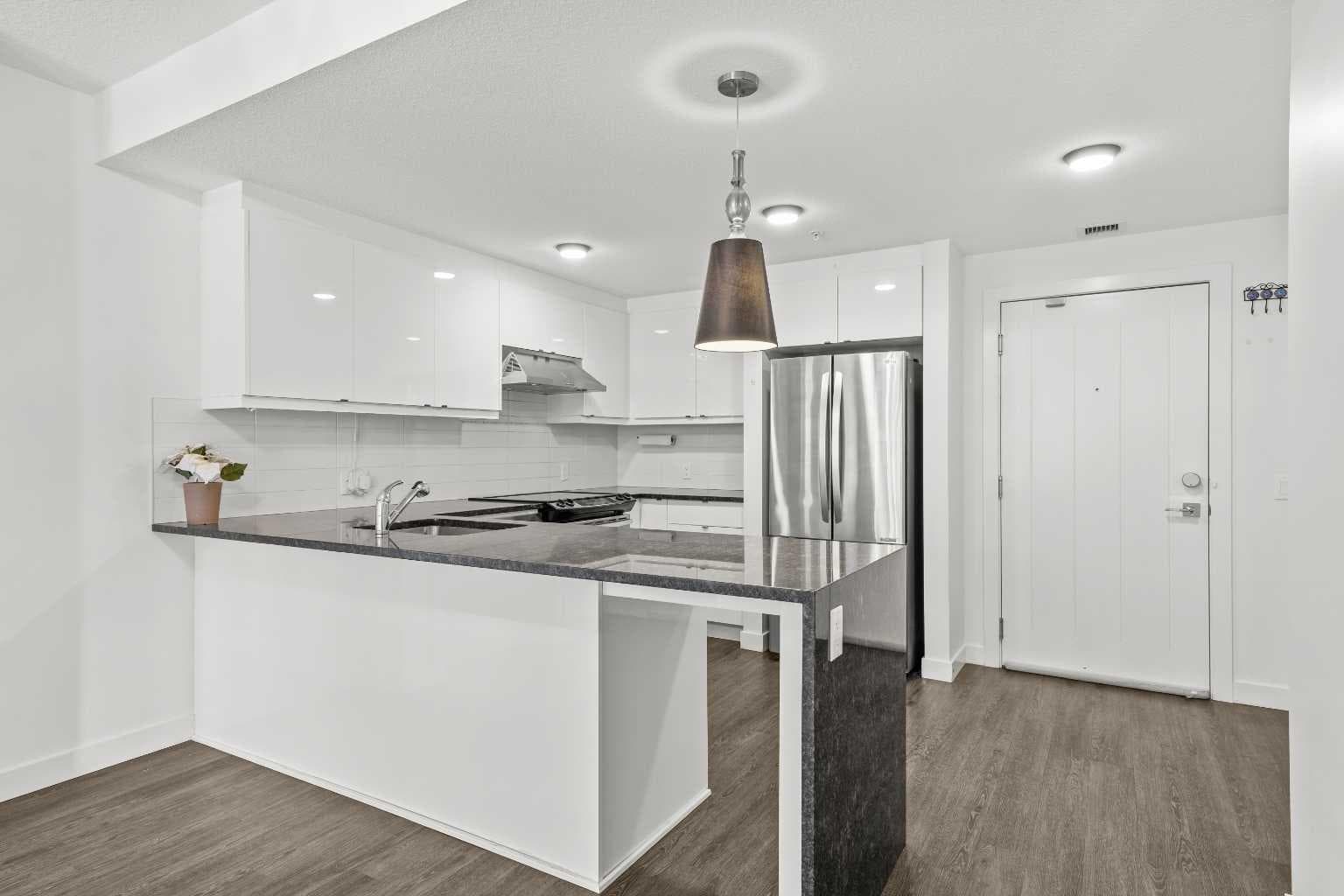 103, 25 Aspenmont Heights SW