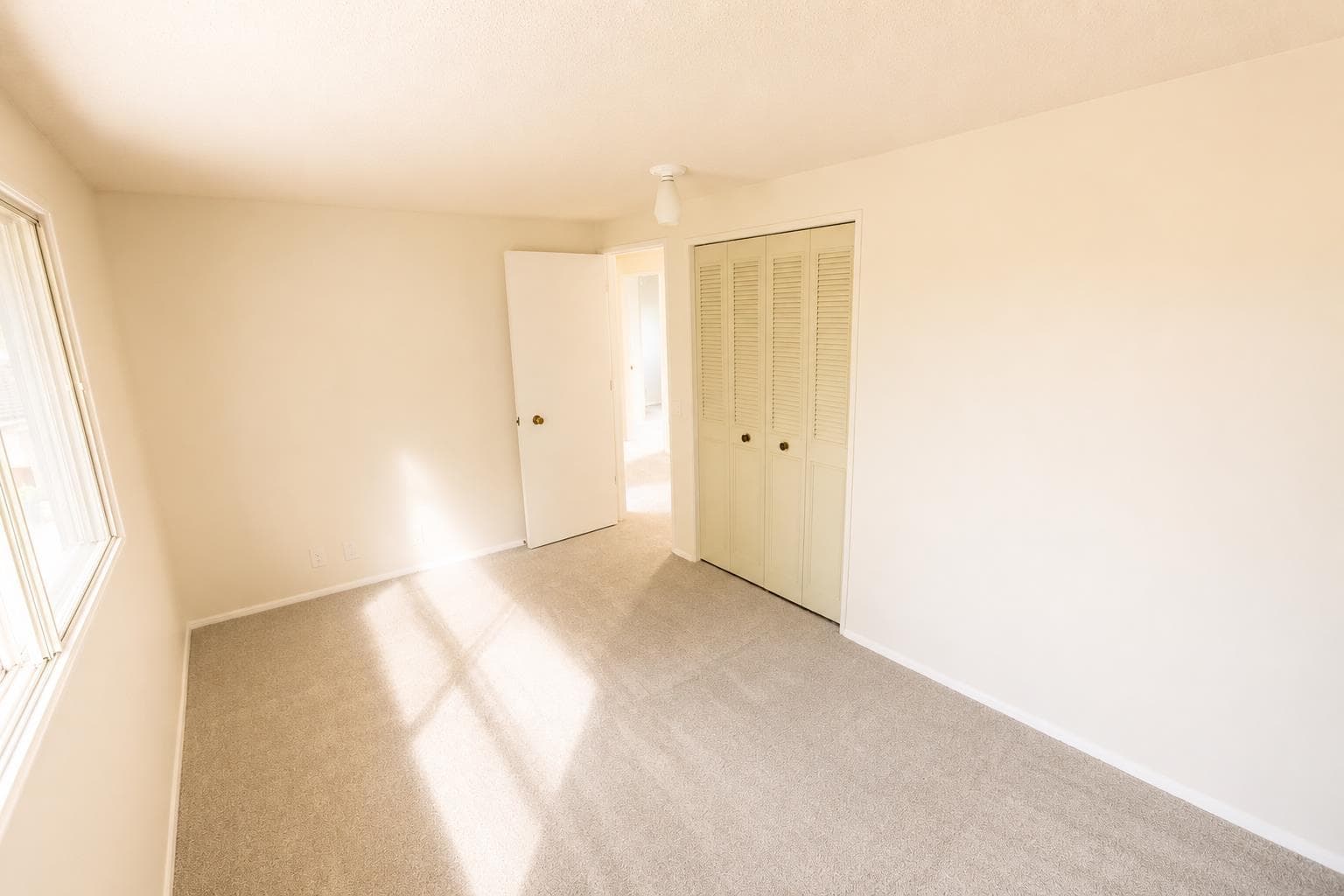 540 Varsity Estates Place NW