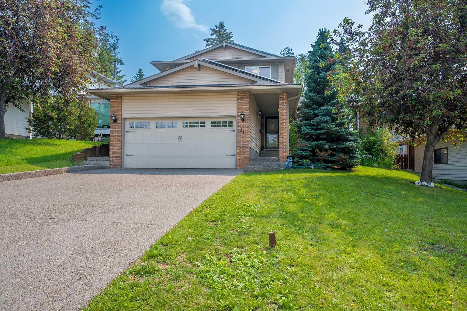 40 Silver Ridge Court NW