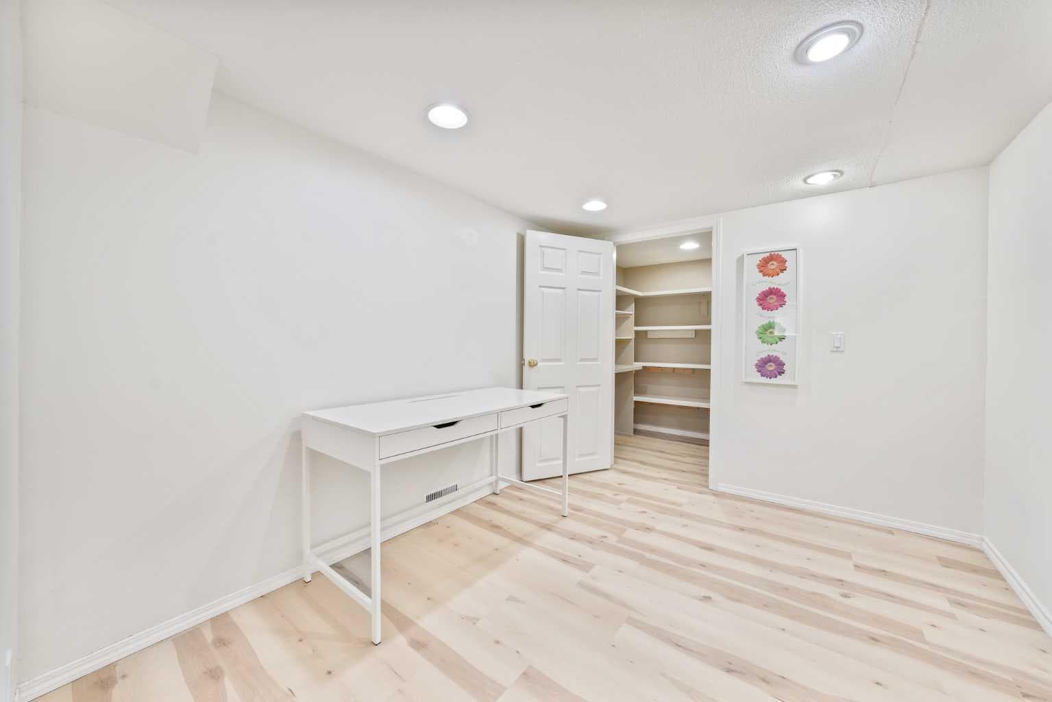 40 Silver Ridge Court NW