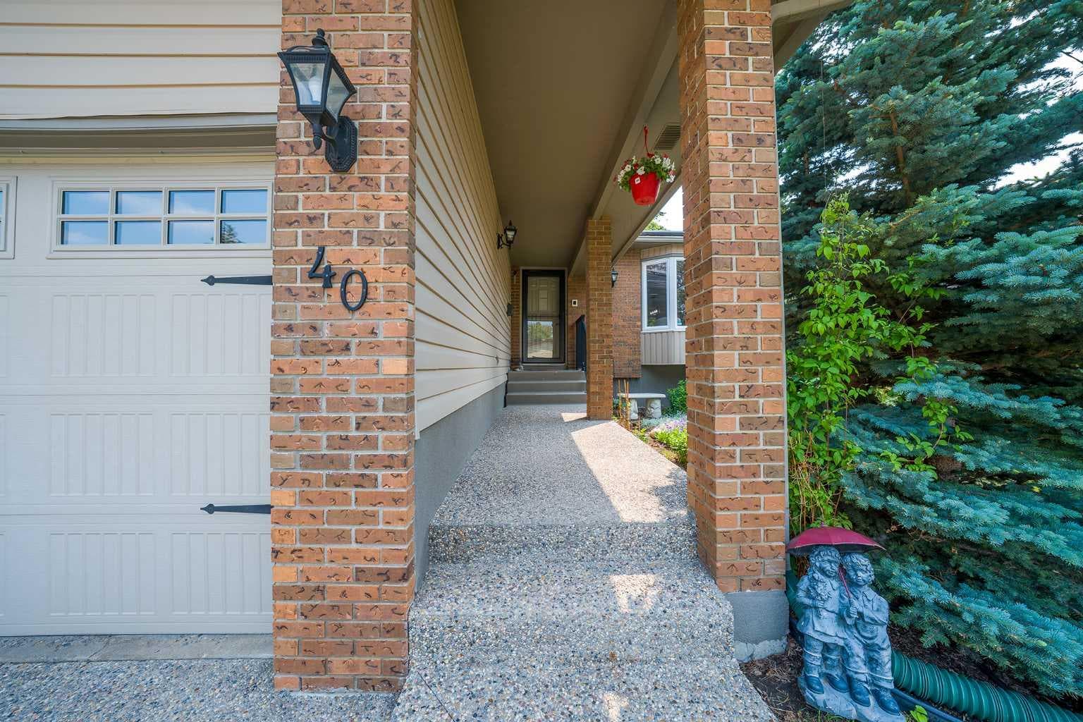 40 Silver Ridge Court NW