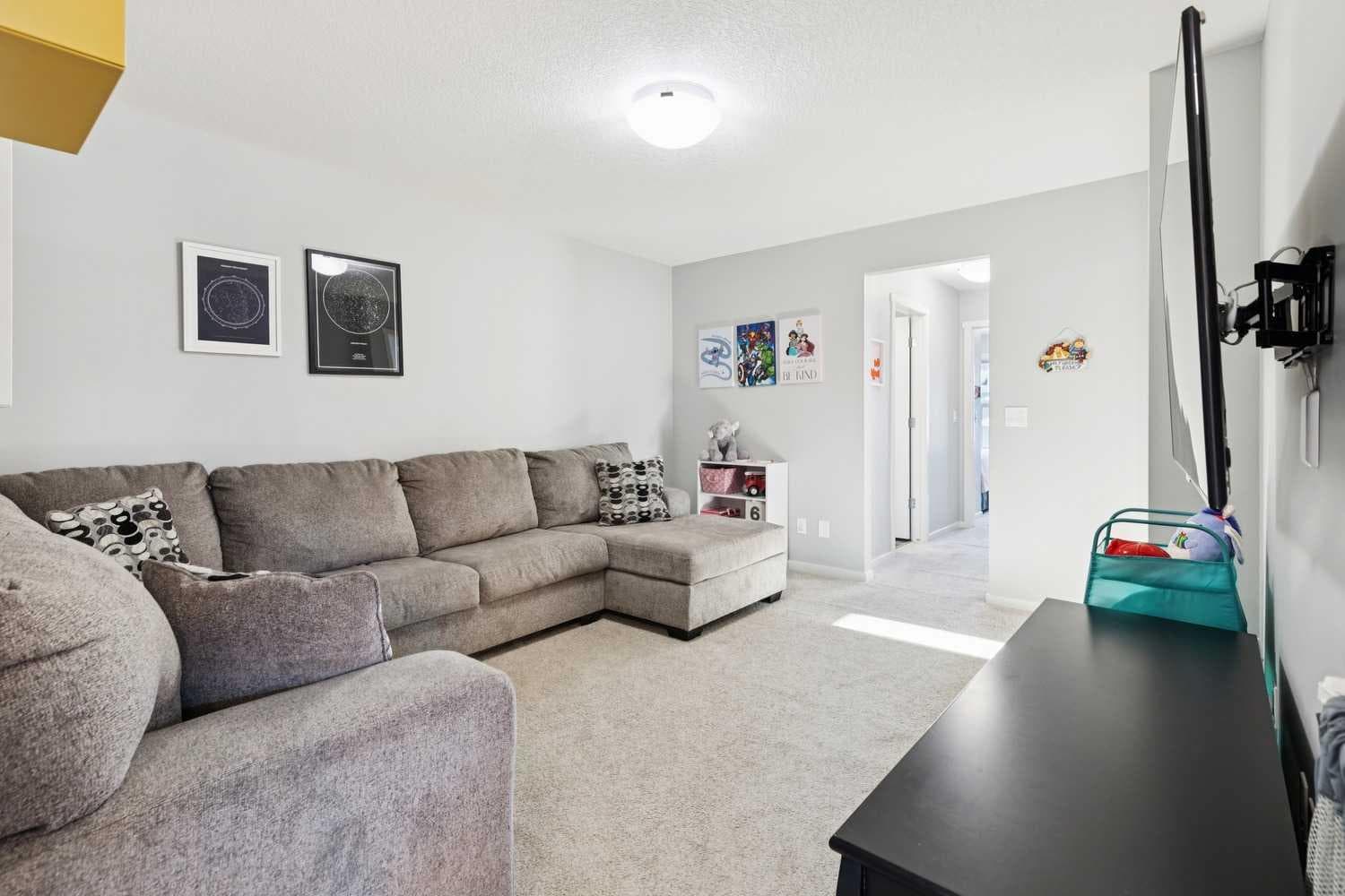 57 Crestridge Bay SW