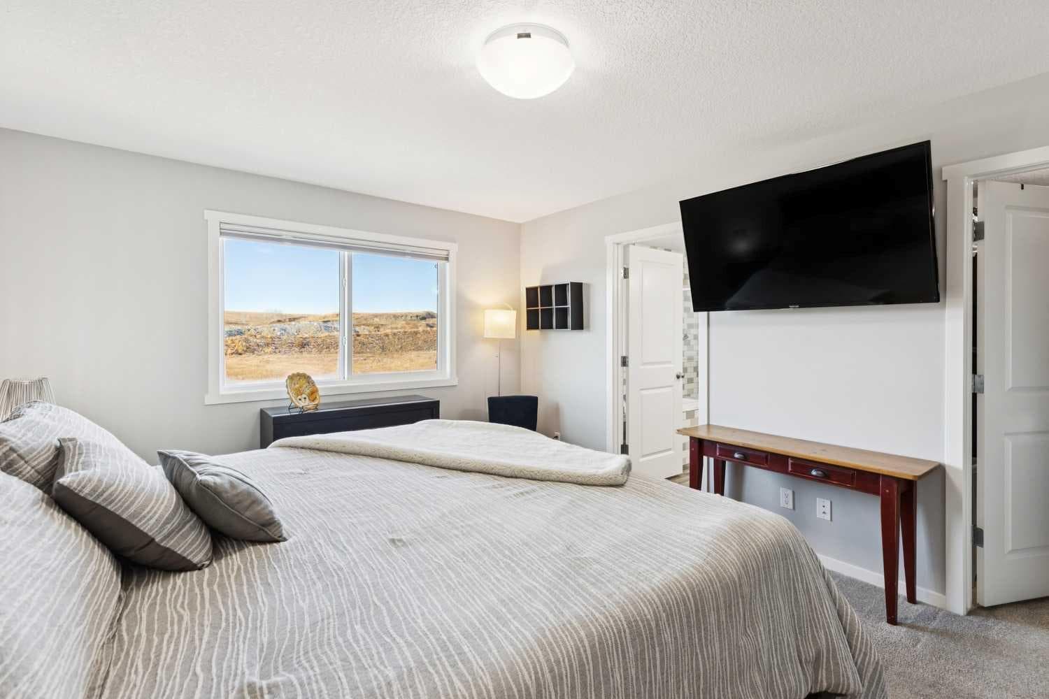 57 Crestridge Bay SW