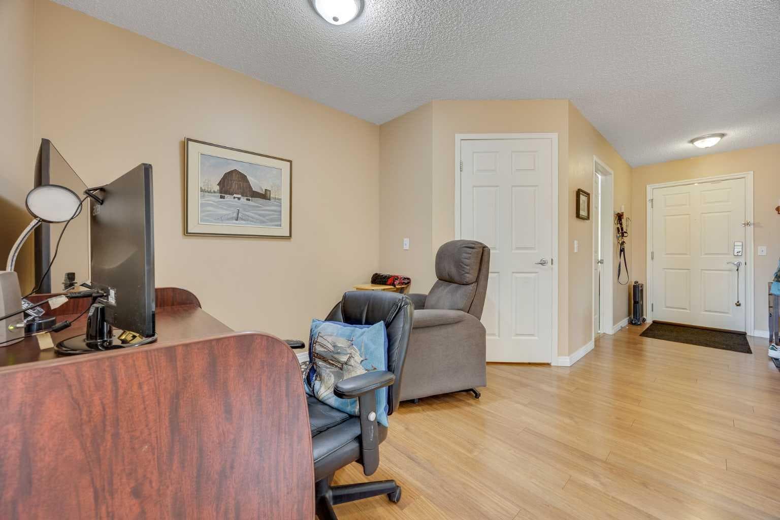 1314, 950 Arbour Lake Road NW