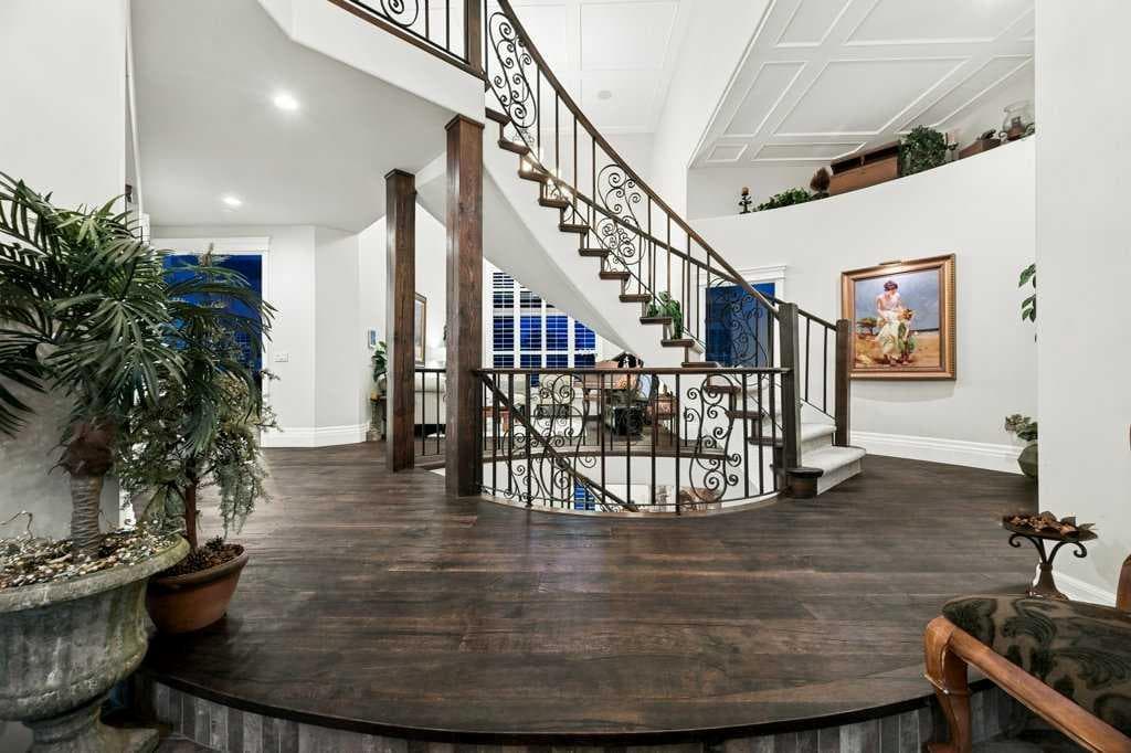 55 Bearspaw View 
