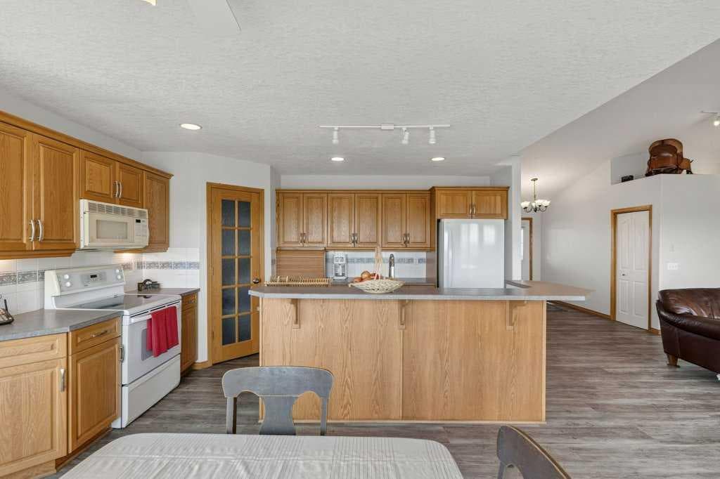 270127 Glenmore Trail 