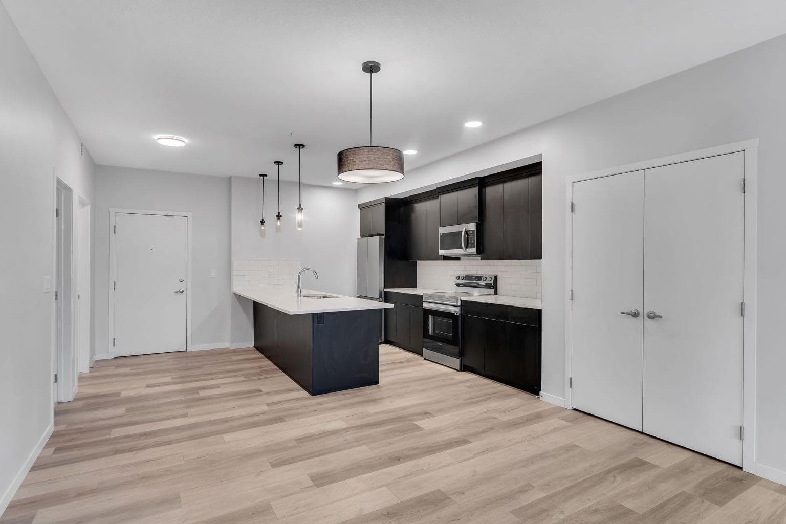 3201, 220 Seton Grove SE