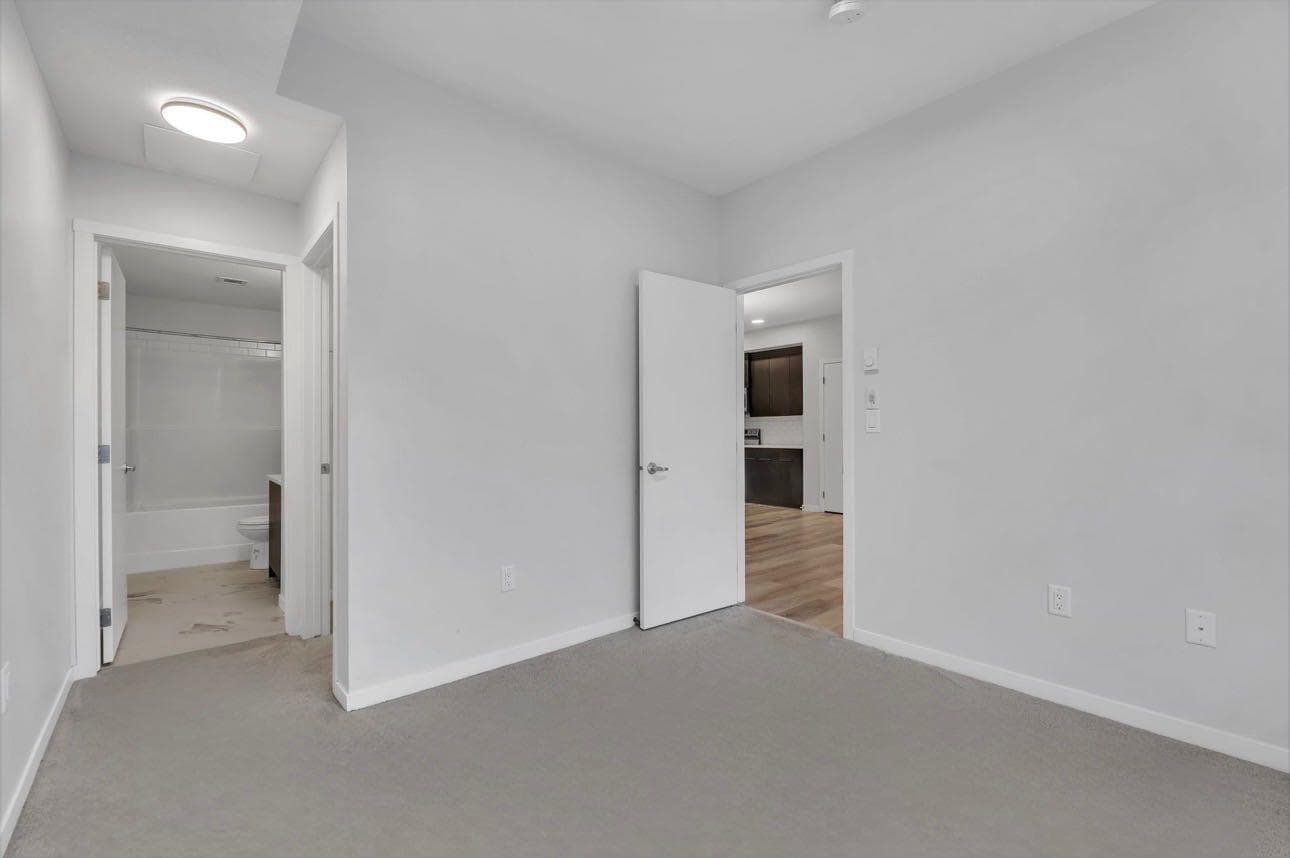 3201, 220 Seton Grove SE