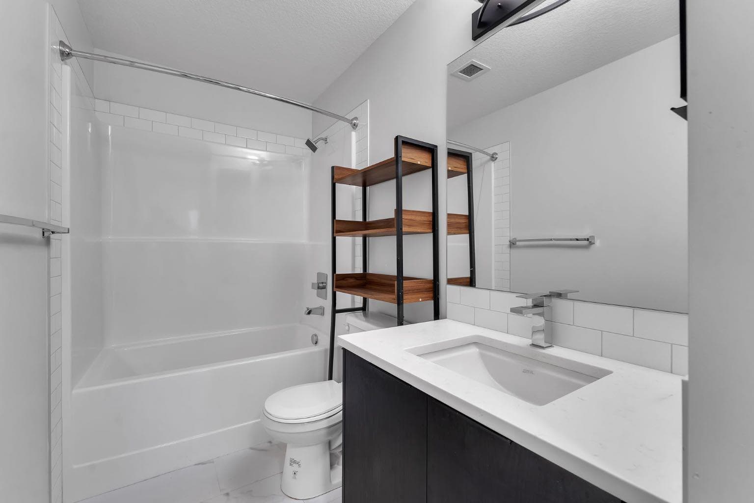 3201, 220 Seton Grove SE