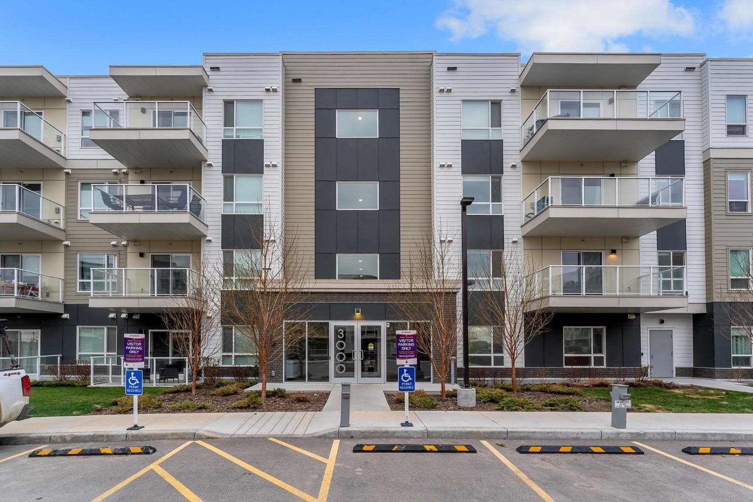 3201, 220 Seton Grove SE