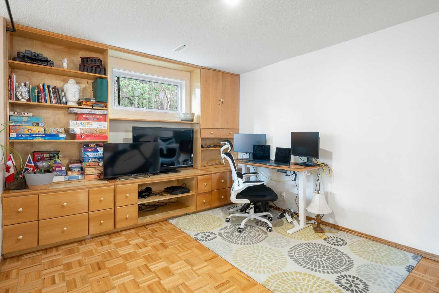 31 Biggar Heights Bay 
