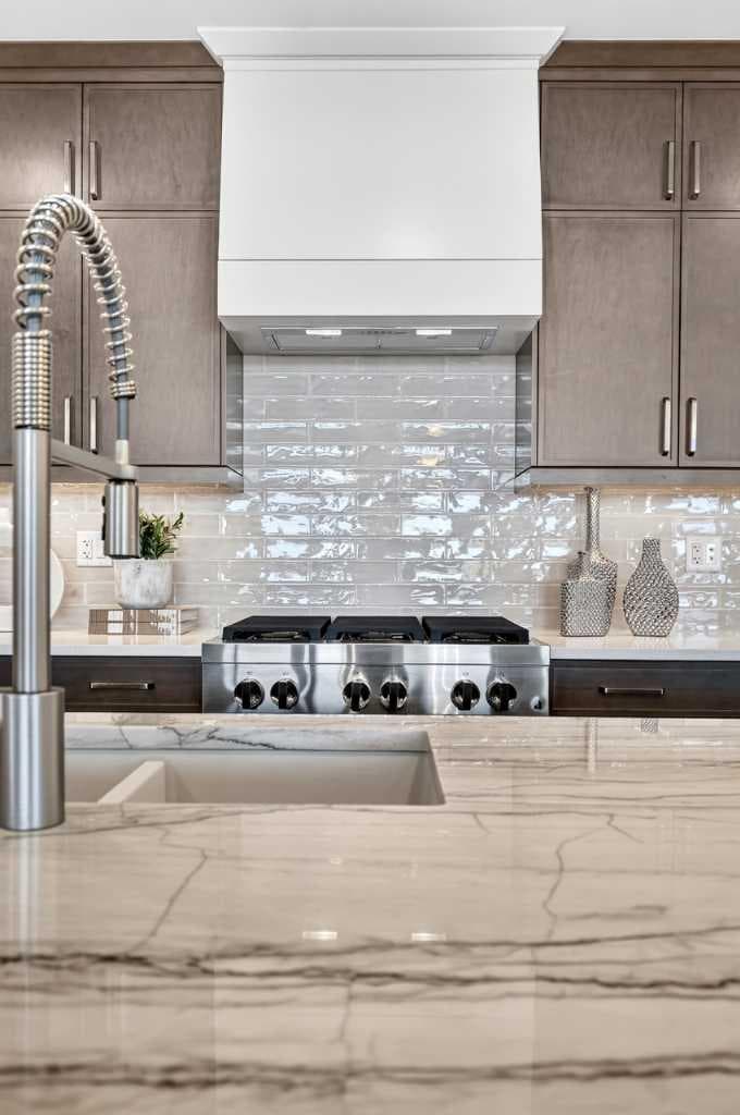 202, 140 Marina Cove SE