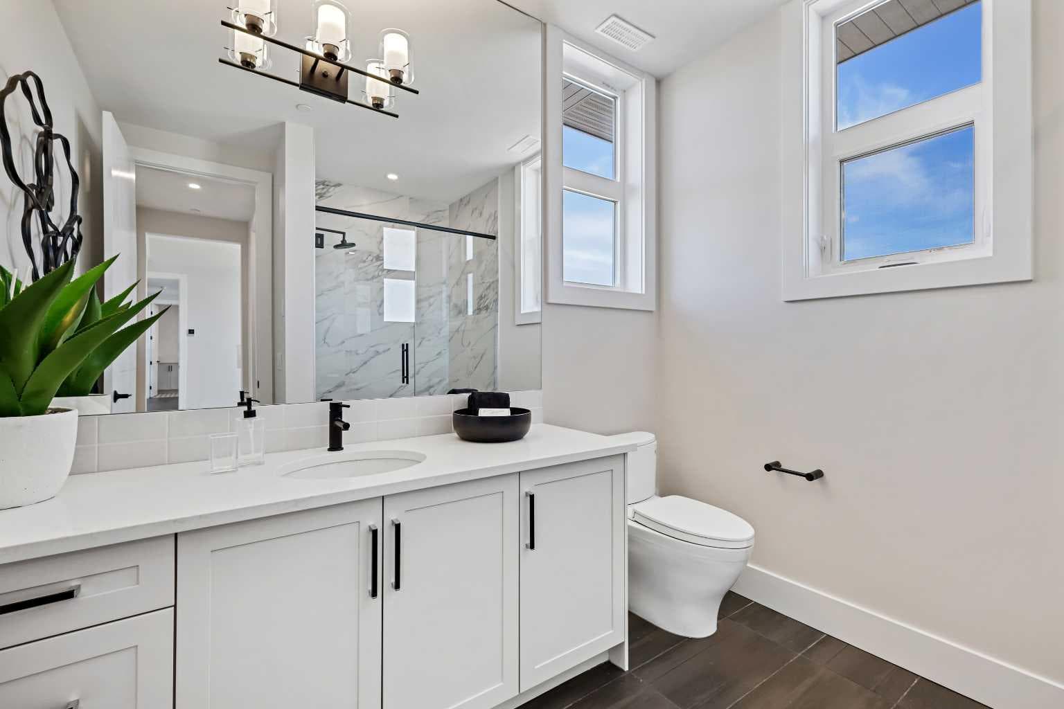 302, 170 Marina Cove SE