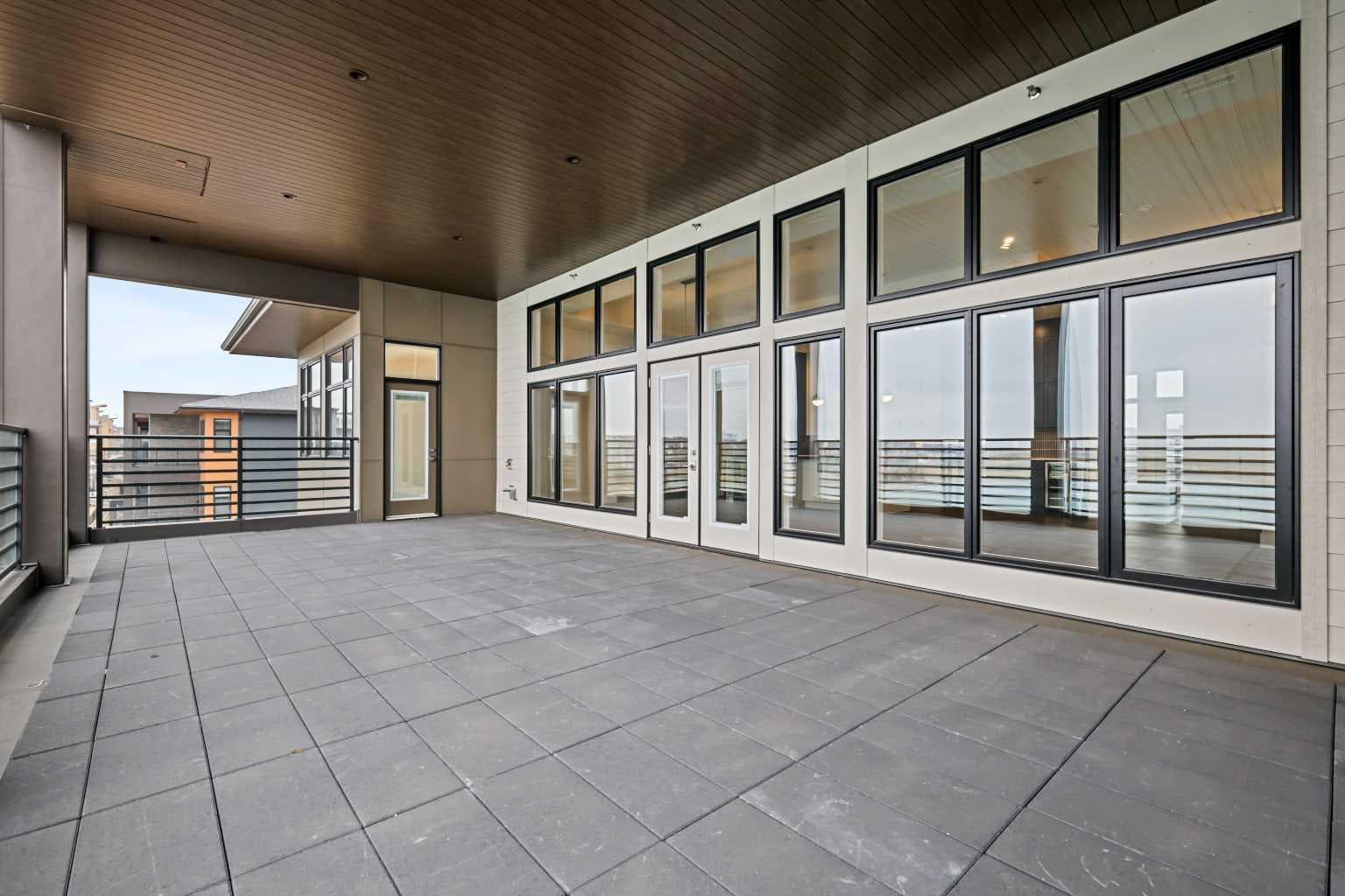 302, 170 Marina Cove SE